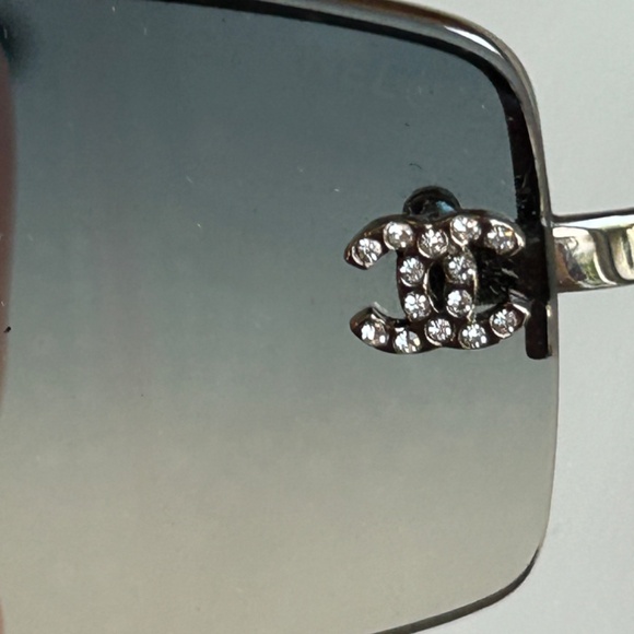 Authentic Vintage 2007 Chanel Sunglasses with Case - Picture 11 of 11